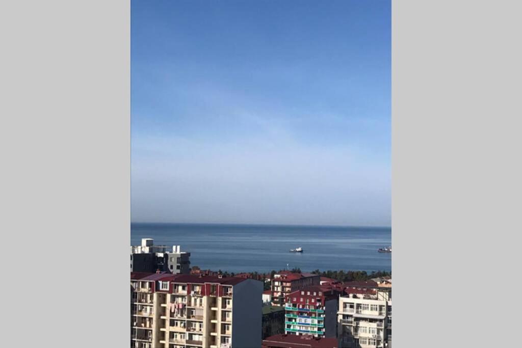 Თათულის Ბუდე -Tatuli Nest Appartement Batoemi Buitenkant foto