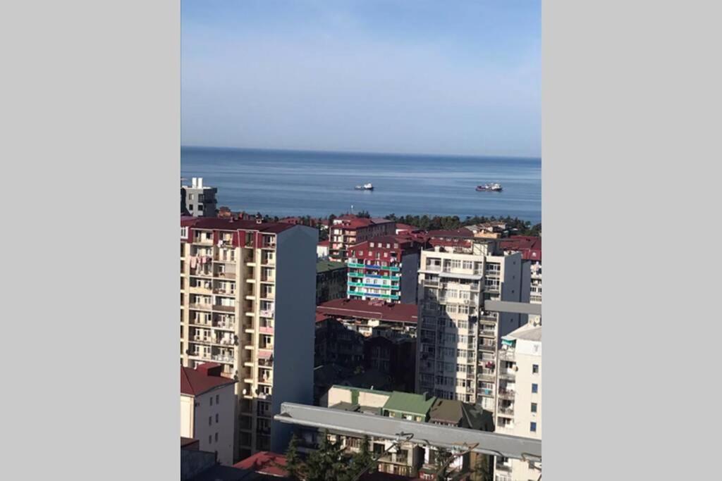 Თათულის Ბუდე -Tatuli Nest Appartement Batoemi Buitenkant foto
